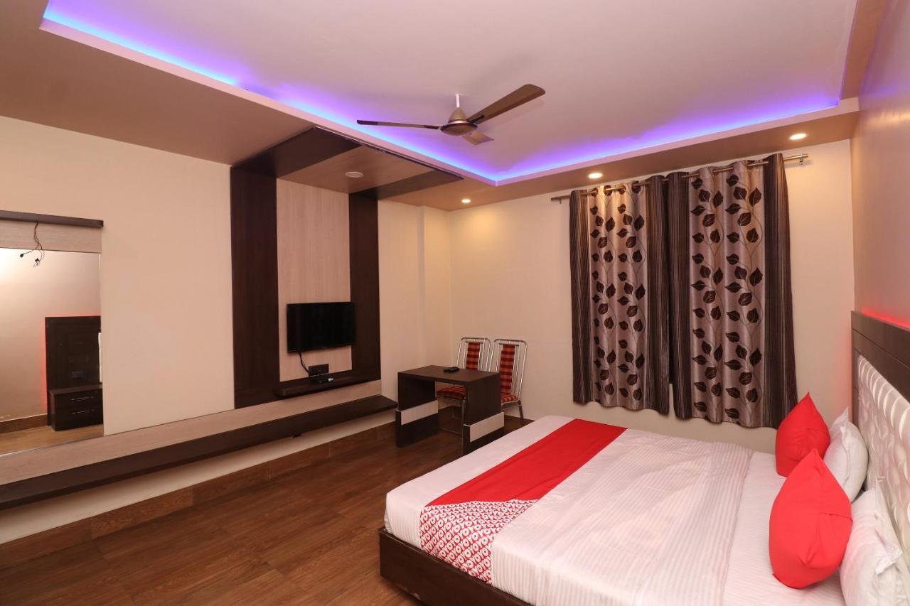 Oyo 33387 Laxmi Lawn And Resort Suite Lucknow Exteriör bild
